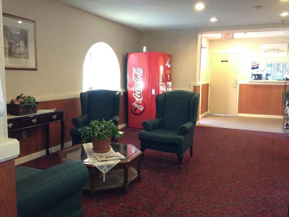 Travelodge By Wyndham Wasaga Beach Esterno foto