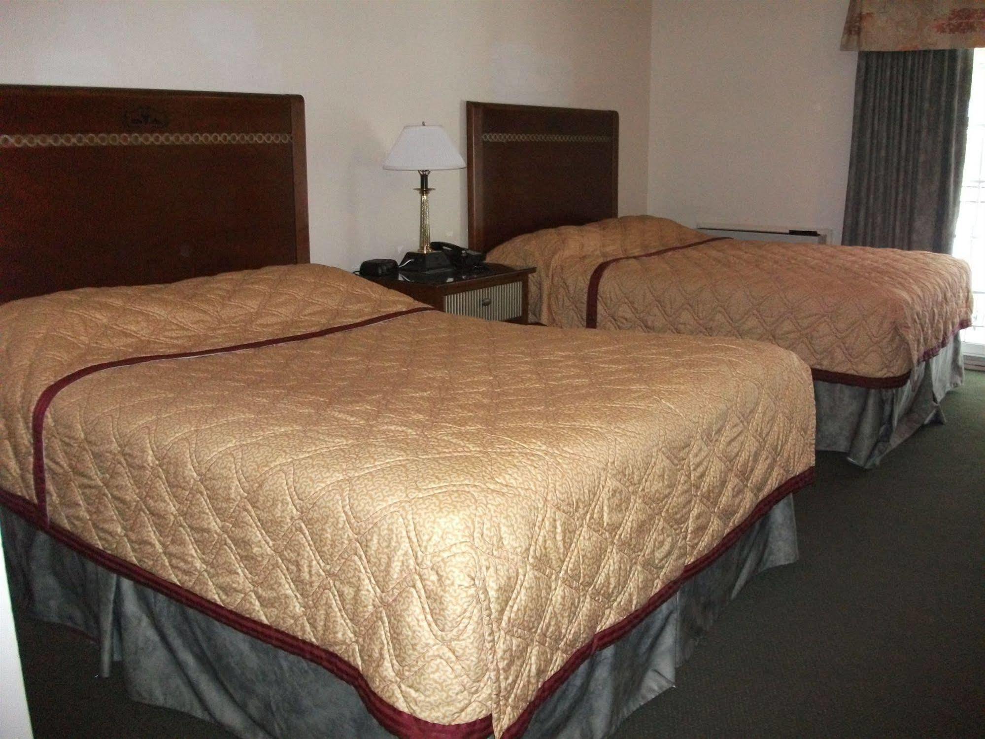 Travelodge By Wyndham Wasaga Beach Esterno foto