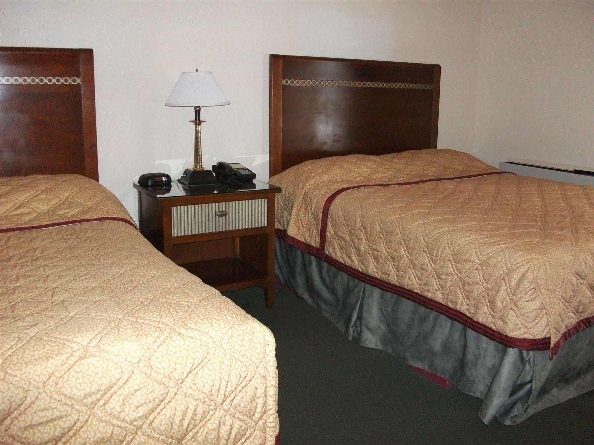 Travelodge By Wyndham Wasaga Beach Esterno foto