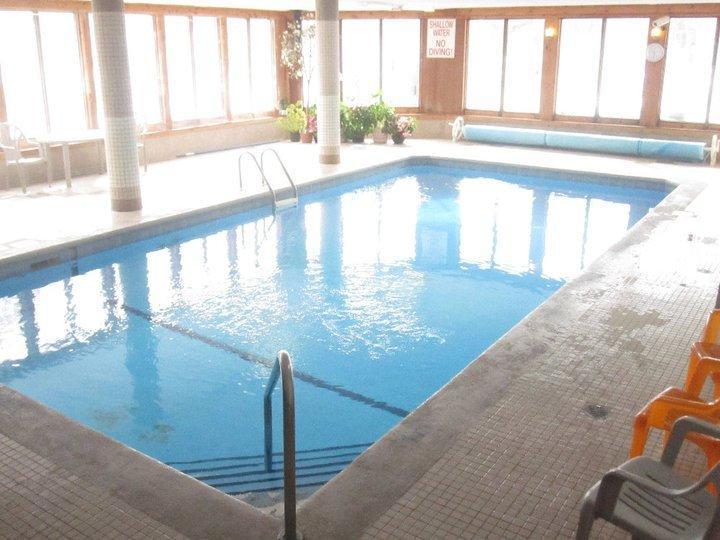 Travelodge By Wyndham Wasaga Beach Esterno foto